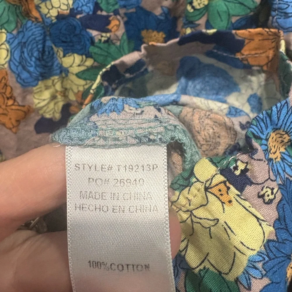 entro Blue Multi Floral Pintuck V-Neck Blouse - Picture 5 of 7
